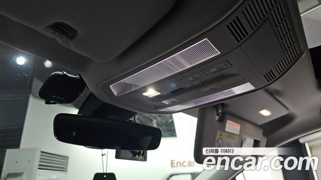 Volkswagen Touareg 2024 — photo 28
