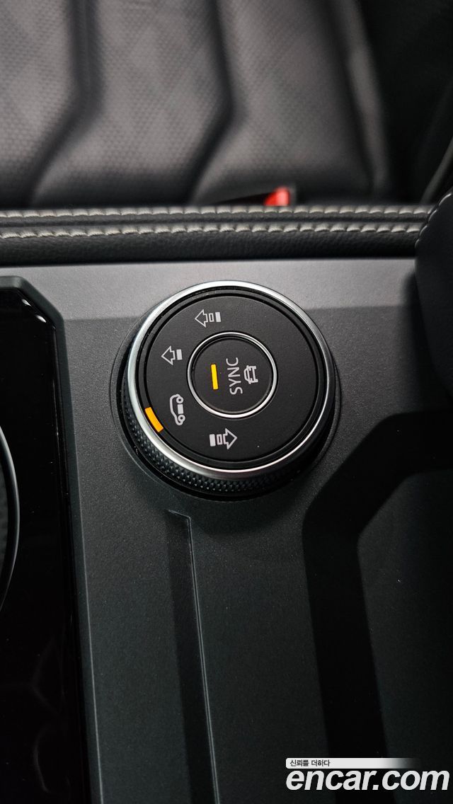 Volkswagen Touareg 2024 — photo 29