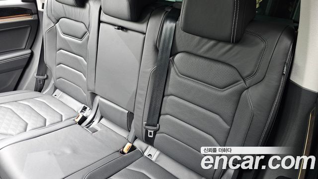 Volkswagen Touareg 2024 — photo 31