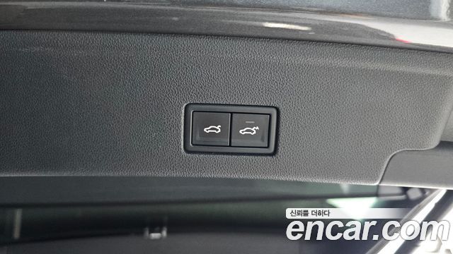 Volkswagen Touareg 2024 — photo 35