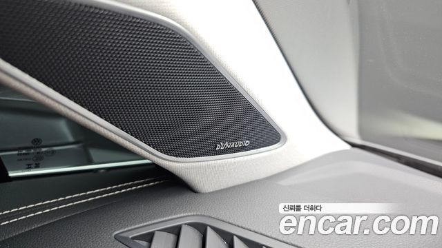 Volkswagen Touareg 2024 — photo 36