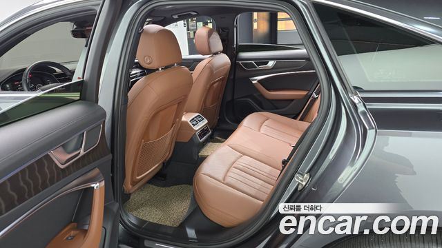 Audi A6 2021 — photo 11