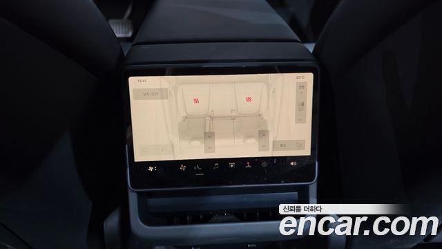 Tesla Model Y 2025 — photo 25
