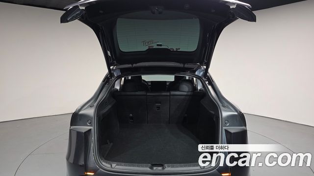 Tesla Model Y 2025 — photo 26