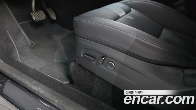 Tesla Model Y 2025 — photo 27