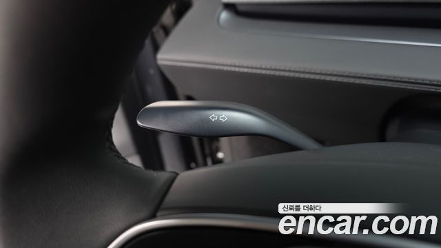 Tesla Model Y 2025 — photo 30