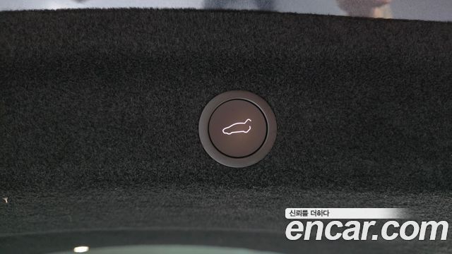 Tesla Model Y 2025 — photo 31
