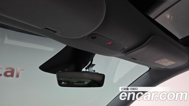 Tesla Model Y 2025 — photo 32