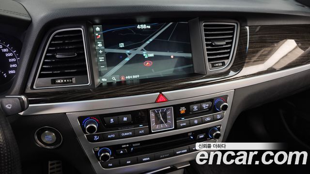 Genesis G80 2018 — photo 14