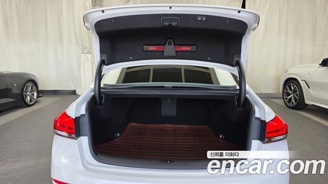 Genesis G80 2018 — photo 20