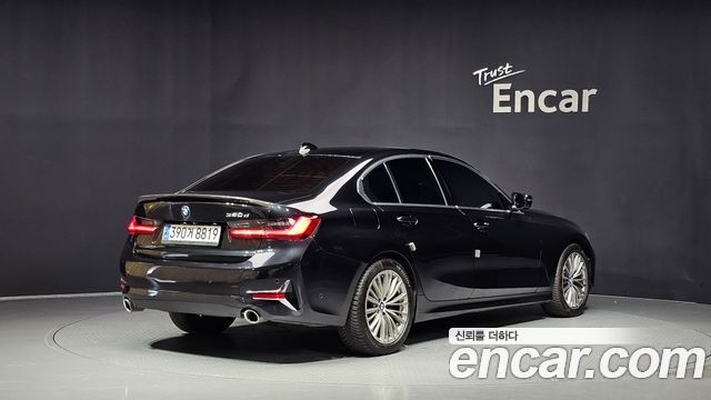 BMW 3-Series 2019 — photo 2