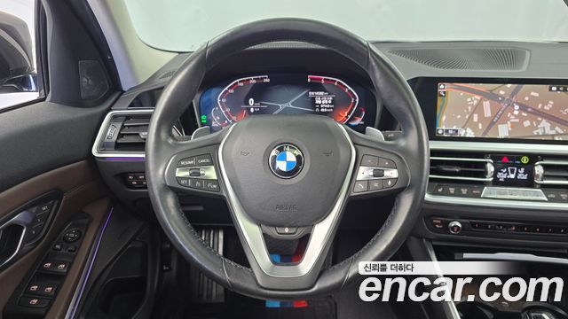 BMW 3-Series 2019 — photo 12
