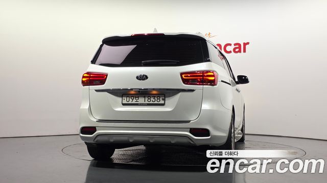 Kia Canival 2019 — photo 4