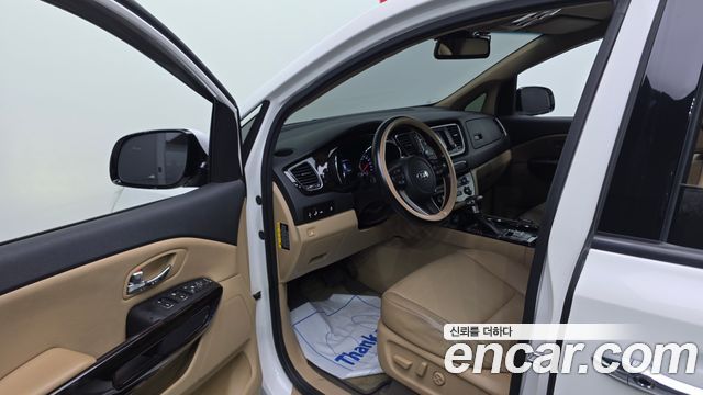 Kia Canival 2019 — photo 10