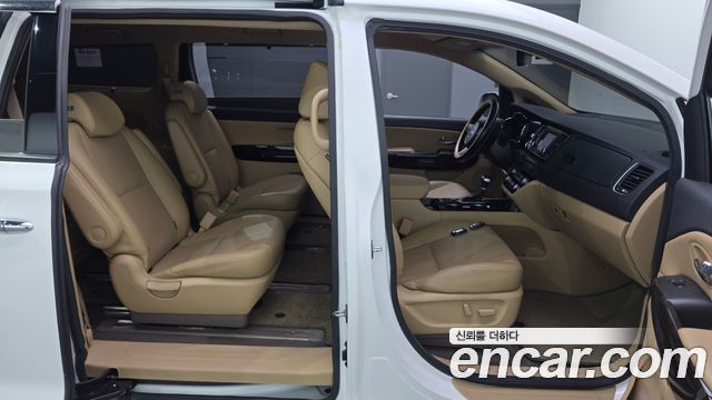 Kia Canival 2019 — photo 11