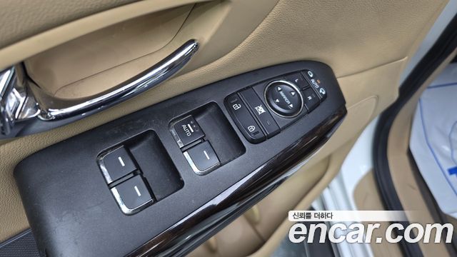 Kia Canival 2019 — photo 12