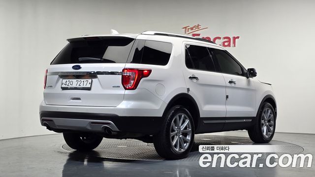 Ford Explorer 2017 — photo 2