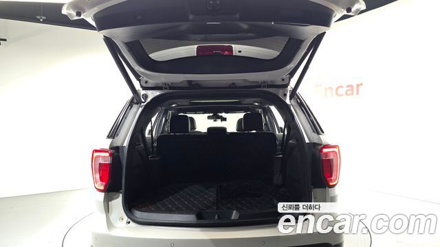Ford Explorer 2017 — photo 19
