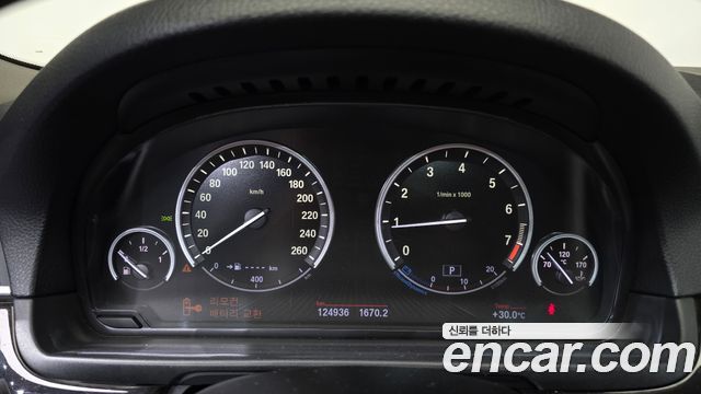 BMW 5-Series 2013 — photo 11