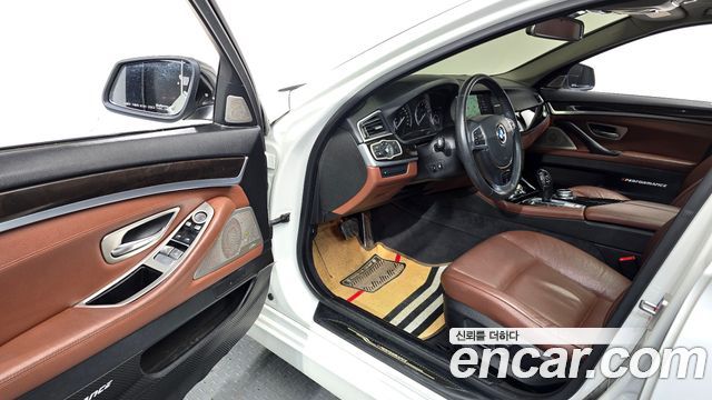 BMW 5-Series 2013 — photo 13