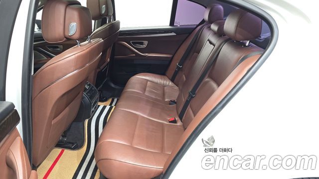 BMW 5-Series 2013 — photo 17