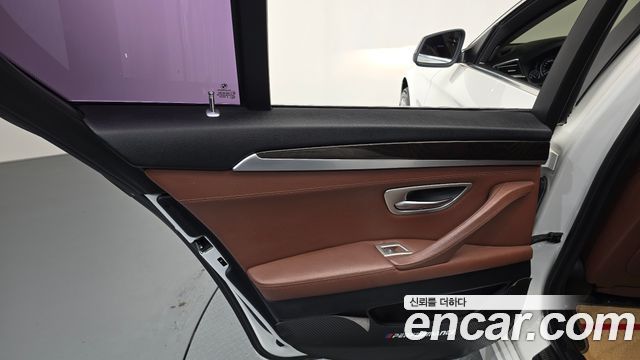 BMW 5-Series 2013 — photo 15