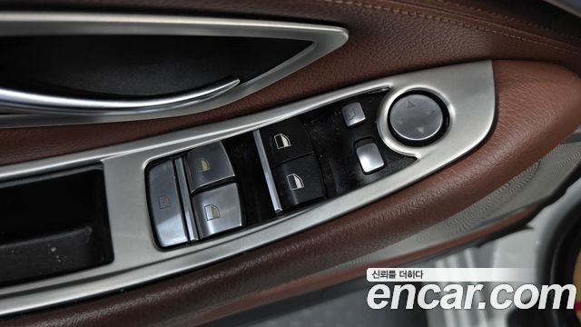 BMW 5-Series 2013 — photo 27