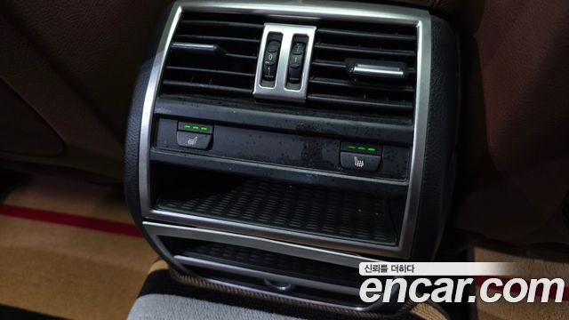 BMW 5-Series 2013 — photo 30