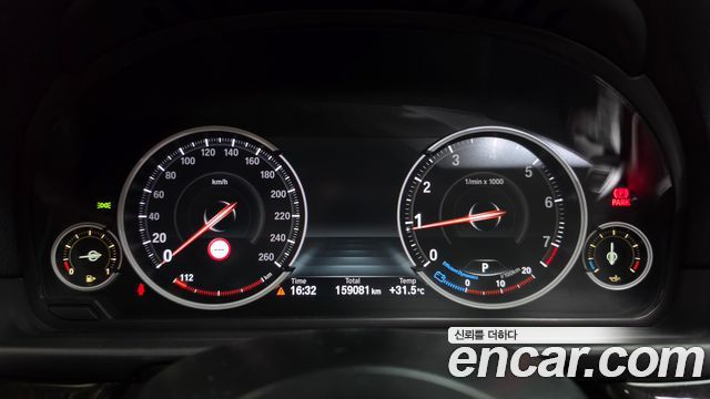 BMW 5-Series 2016 — photo 8