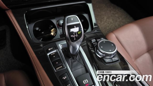 BMW 5-Series 2016 — photo 9