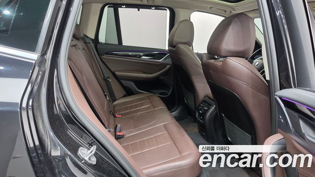 BMW X3 2018 — photo 17
