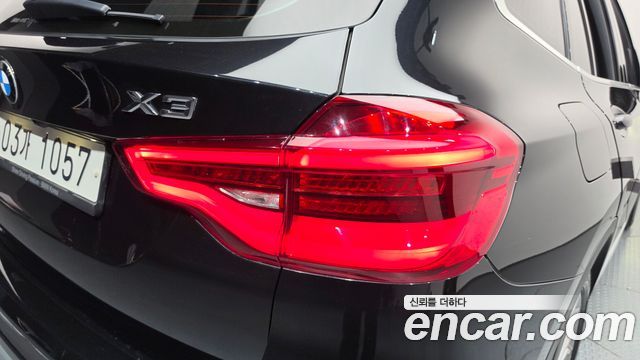 BMW X3 2018 — photo 9