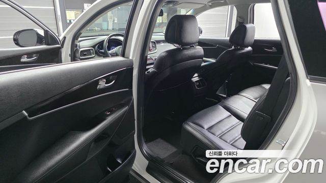 Kia Sorento 2017 — photo 11