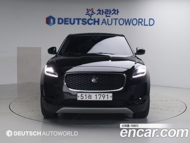 Jaguar E-PACE 2018 — photo 3