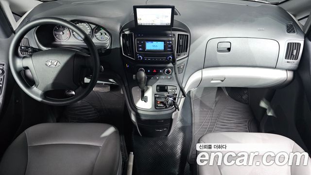 Hyundai Starex 2017 — photo 10