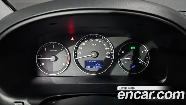 Hyundai Starex 2017 — photo 11