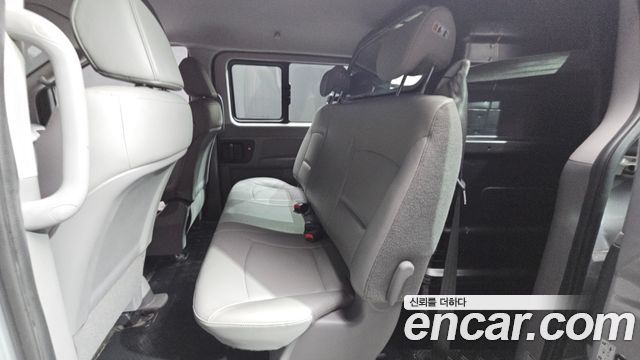 Hyundai Starex 2017 — photo 17