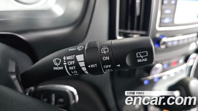 Hyundai Starex 2017 — photo 26