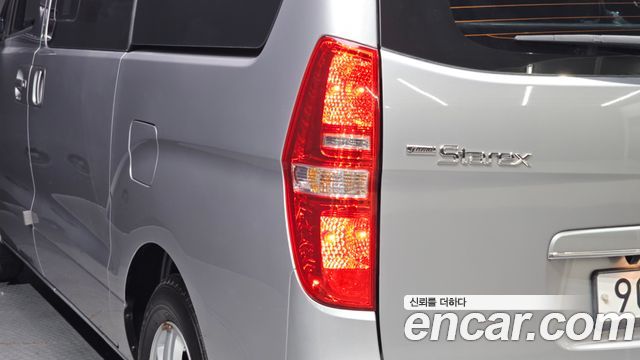 Hyundai Starex 2017 — photo 9