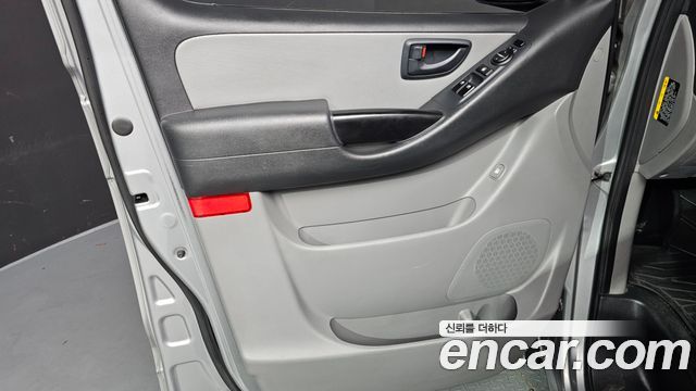 Hyundai Starex 2017 — photo 14