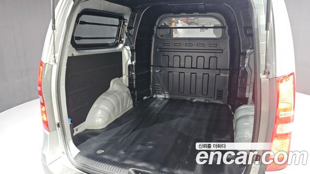 Hyundai Starex 2017 — photo 30