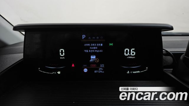 Hyundai Staria 2022 — photo 11