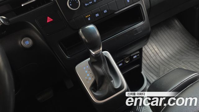 Hyundai Staria 2022 — photo 12