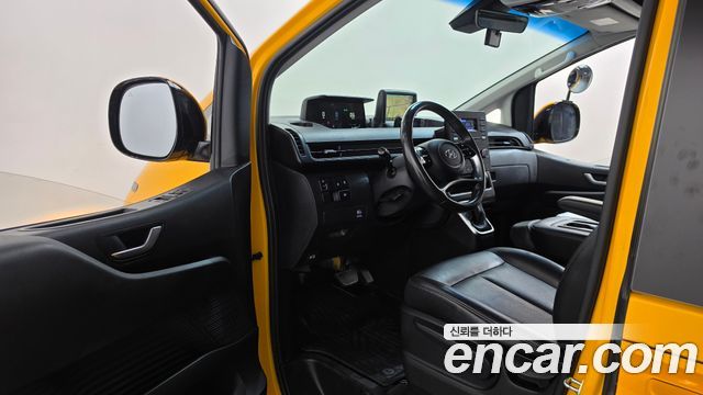 Hyundai Staria 2022 — photo 13