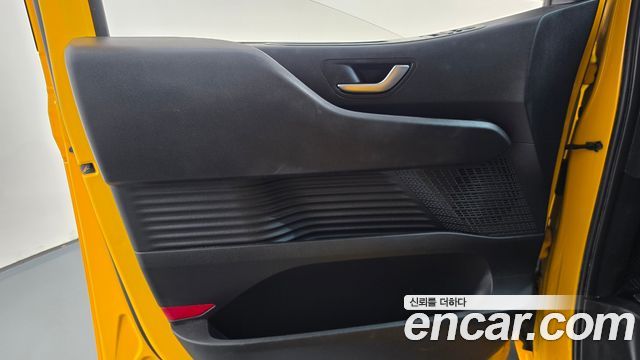 Hyundai Staria 2022 — photo 14