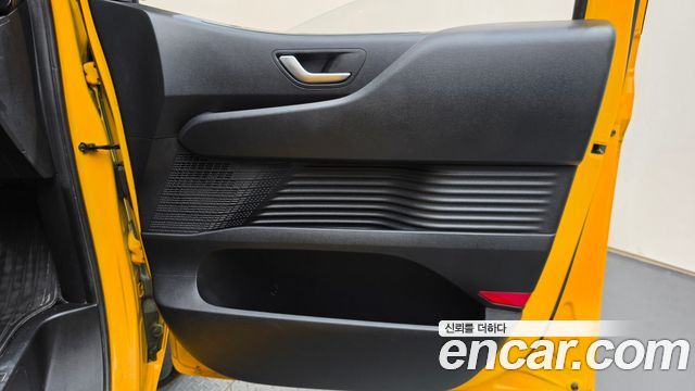 Hyundai Staria 2022 — photo 15