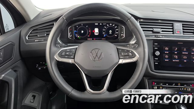 Volkswagen Tiguan 2024 — photo 18