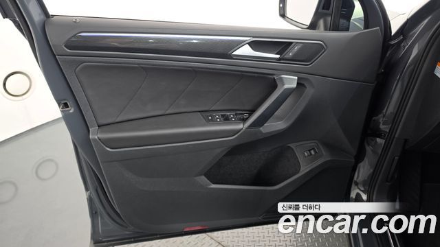 Volkswagen Tiguan 2024 — photo 14