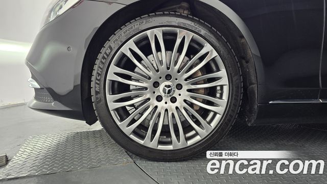 Mercedes-Benz S-Class 2019 — photo 5