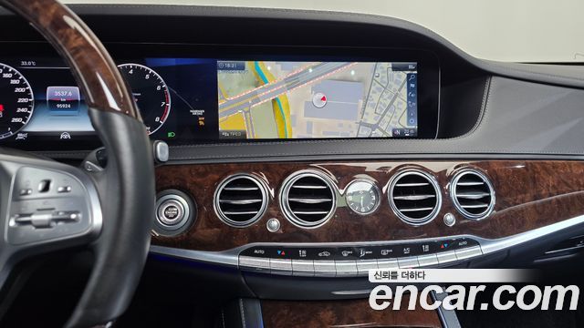 Mercedes-Benz S-Class 2019 — photo 18